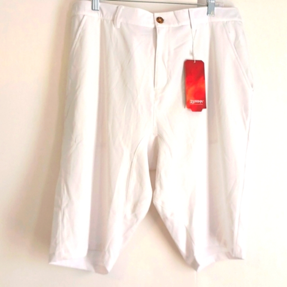 33,000FT Performance Golf Shorts in Size 40 (NWT)